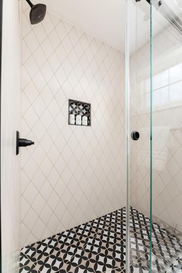Midtown Modern - Urban Condo Walkable To Bars And Beach Traverse City Exterior foto