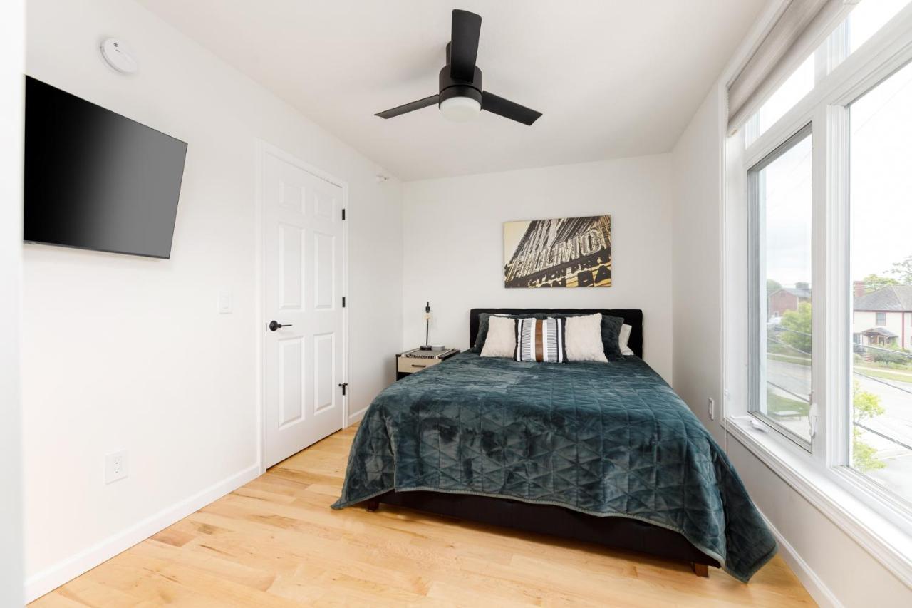 Midtown Modern - Urban Condo Walkable To Bars And Beach Traverse City Exterior foto