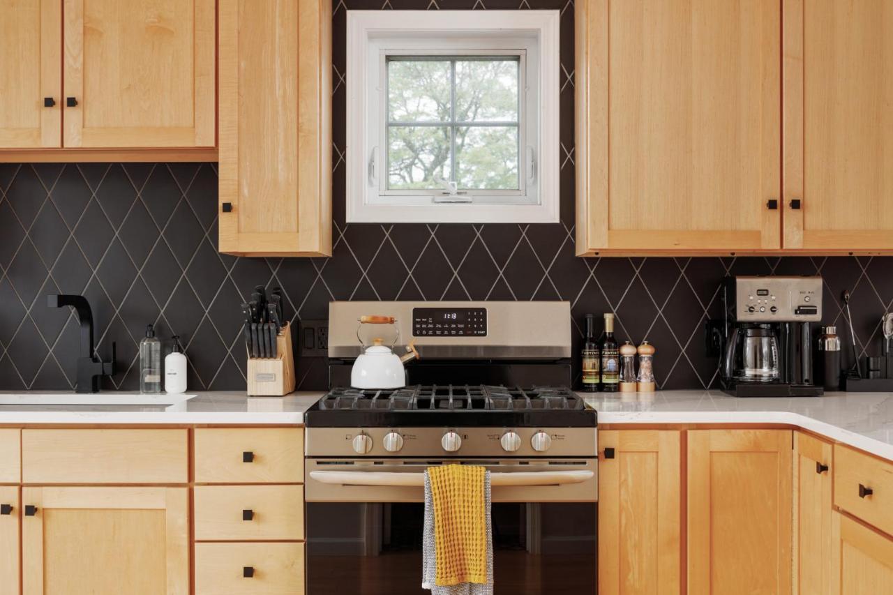 Midtown Modern - Urban Condo Walkable To Bars And Beach Traverse City Exterior foto