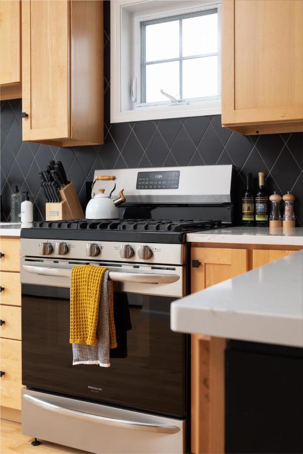 Midtown Modern - Urban Condo Walkable To Bars And Beach Traverse City Exterior foto